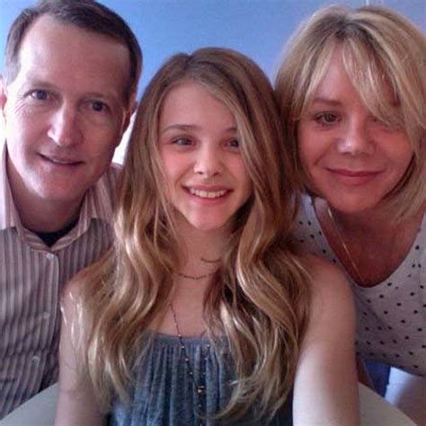 chloe grace moretz dad.